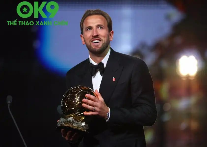 Harry Kane và khoảnh khắc xúc động bên Quả bóng Vàng